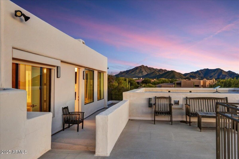 360 VIEWS OFF THE PRIMARY BEDROOM