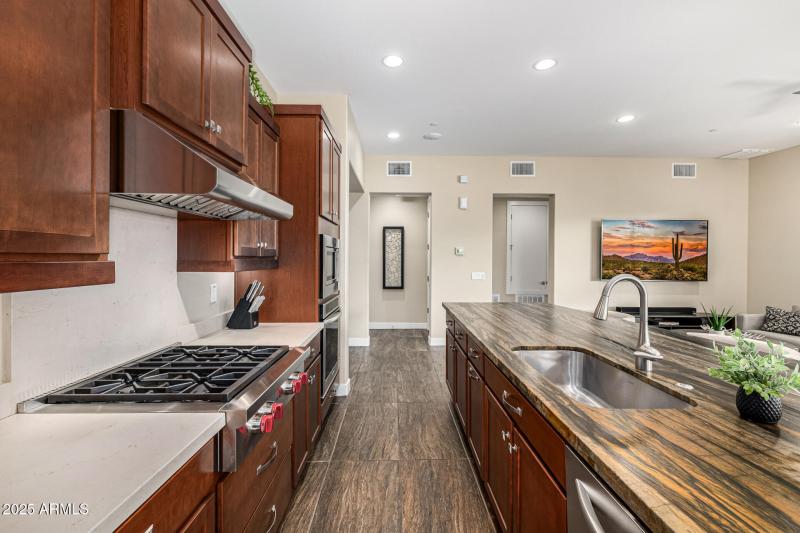 Beautiful Spacious Kitchen