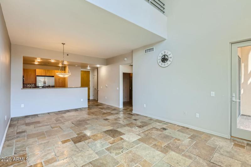 17 W Vernon Ave Unit 615 - Web Quality -