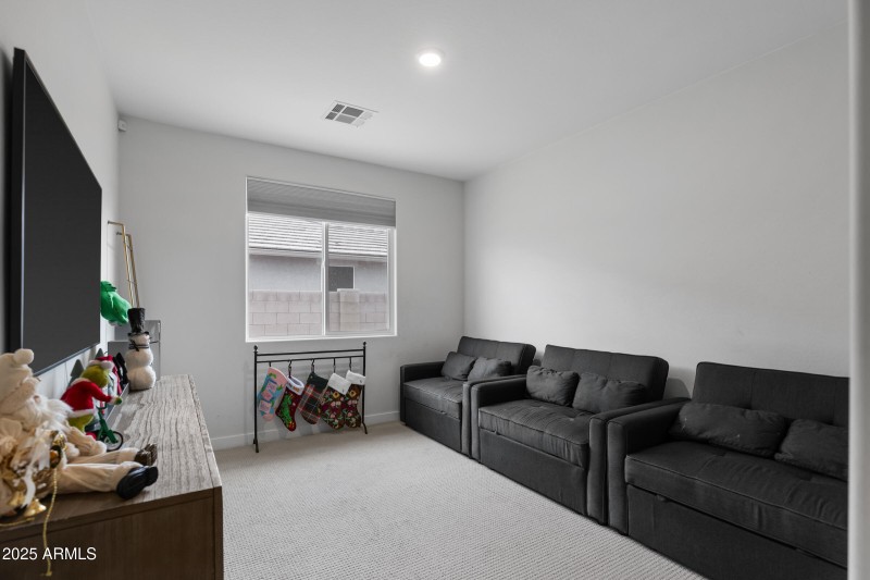 1170 E Meadowridge Dr-8