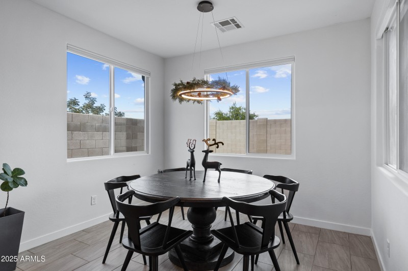 1170 E Meadowridge Dr-18