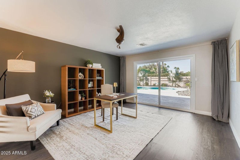 202 N Florence Ave - Web Quality - 007 -