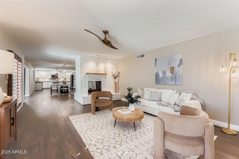 202 N Florence Ave - Web Quality - 021 -