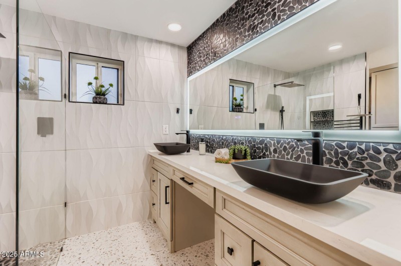 202 N Florence Ave - Web Quality - 028 -