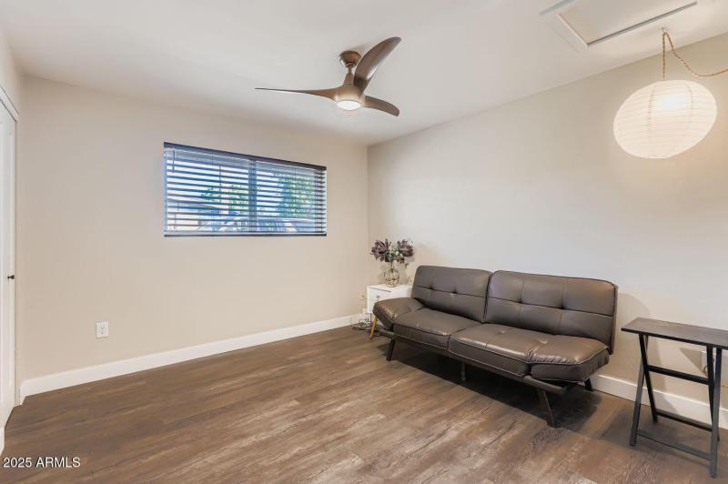 202 N Florence Ave - Web Quality - 032 -