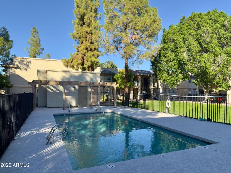 925 S. Longmore Dr. #109 - 5