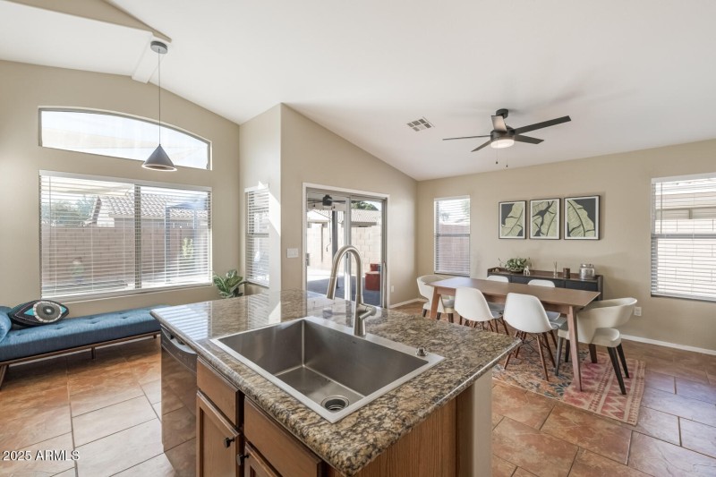 14011 W Port Royale Ln Surprise - 260