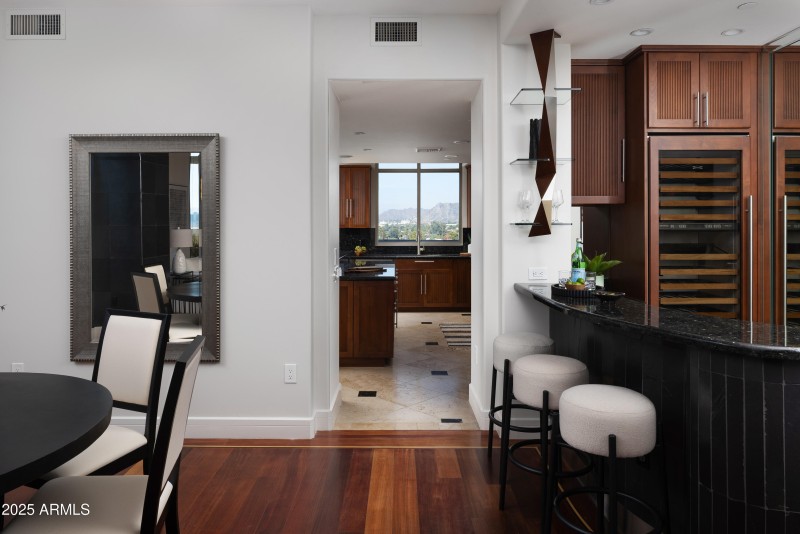 Dining and Wet Bar