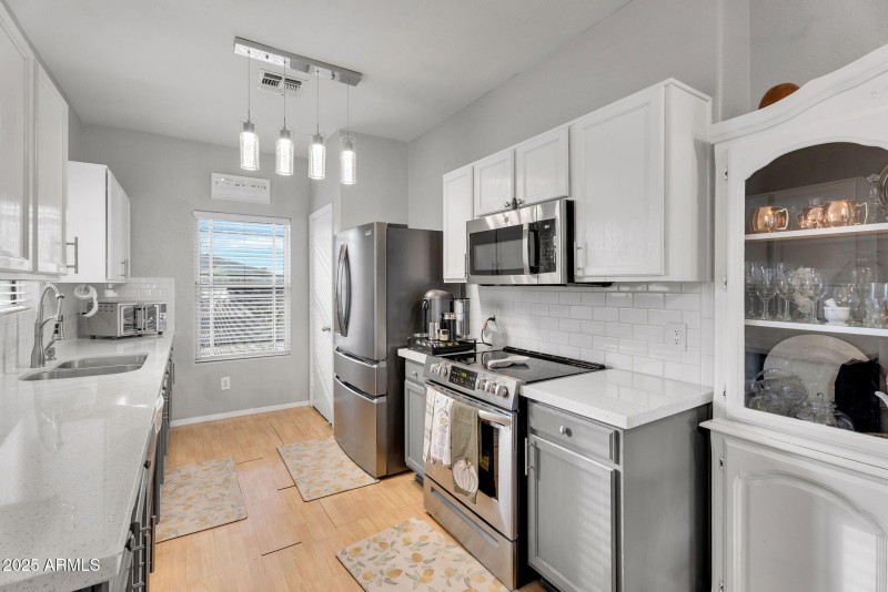 9-web-or-mls-13122 W Calavar Rd-8