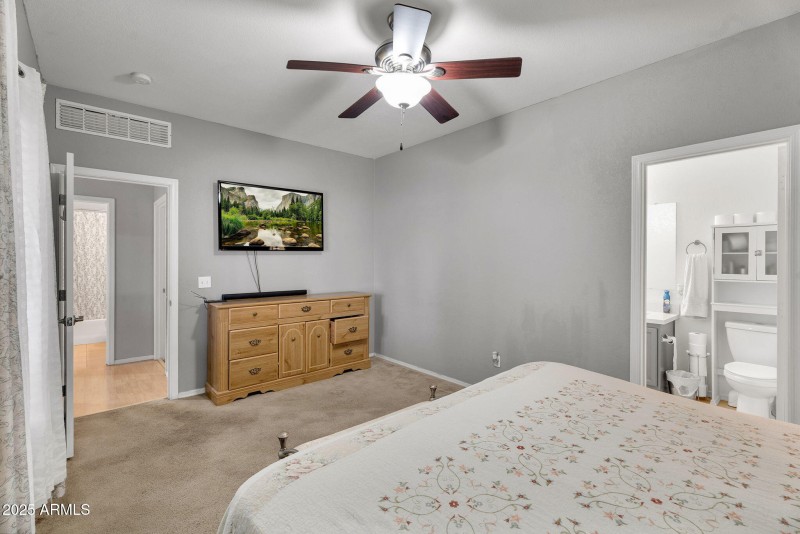 16-web-or-mls-13122 W Calavar Rd-15