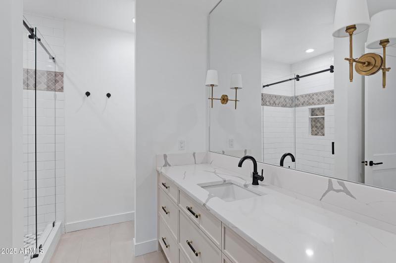 5841 N Echo Canyon Cir-34