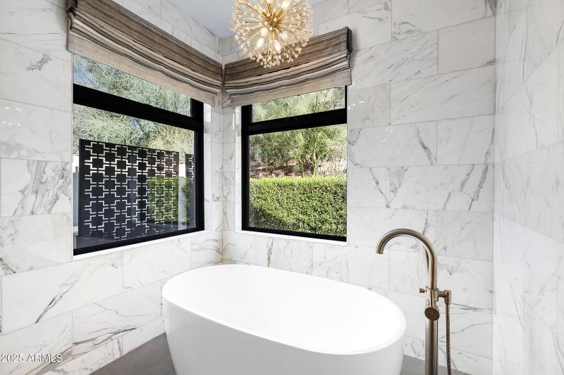 5841 N Echo Canyon Cir-47