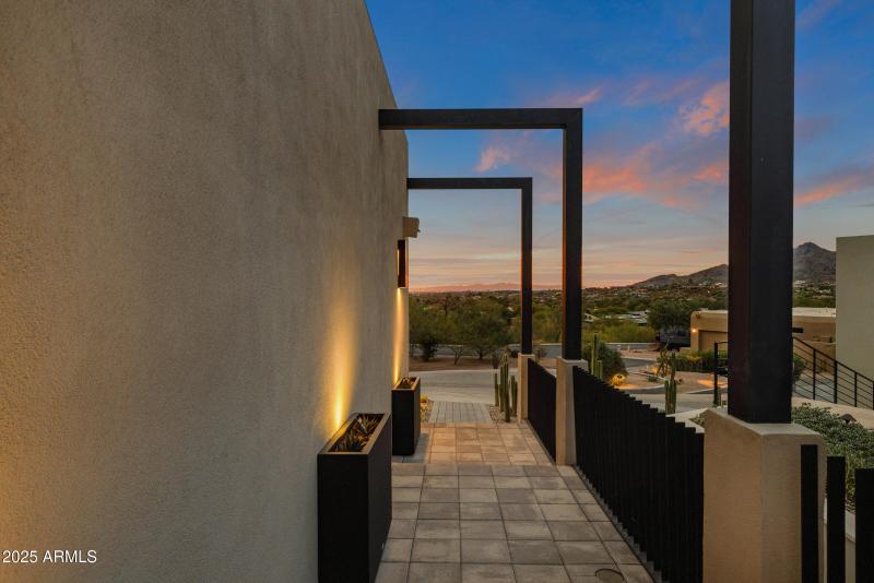 5841 N Echo Canyon Cir-90