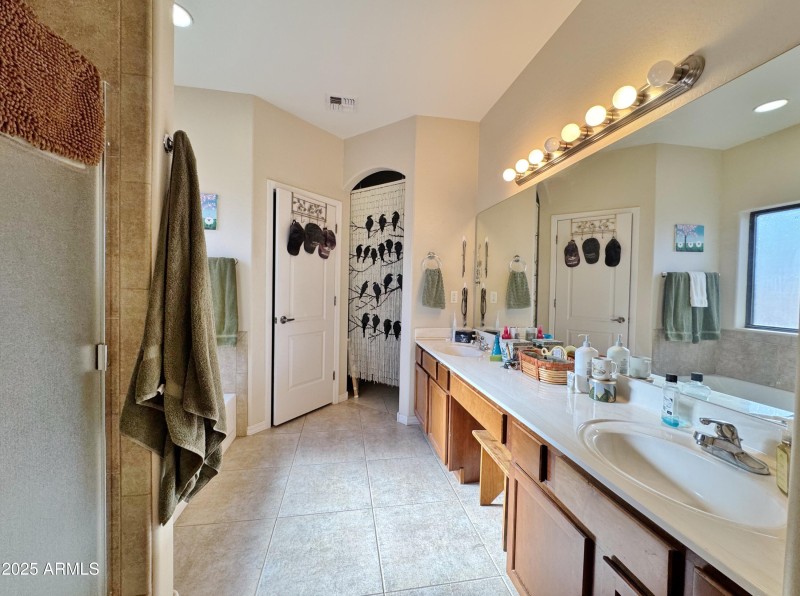 DBL Vanity Master Bath