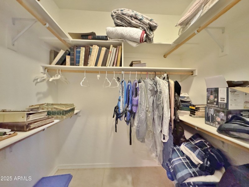 Walk in closet 2nd BR