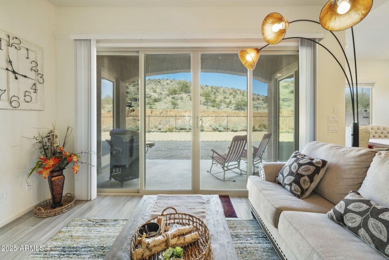 Family room Mountain Views