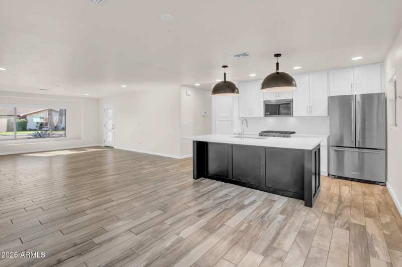 KITCHEN W/ LG. ISLAND