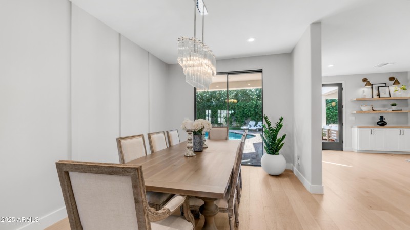 8573 E San Marcos Dr din Rm