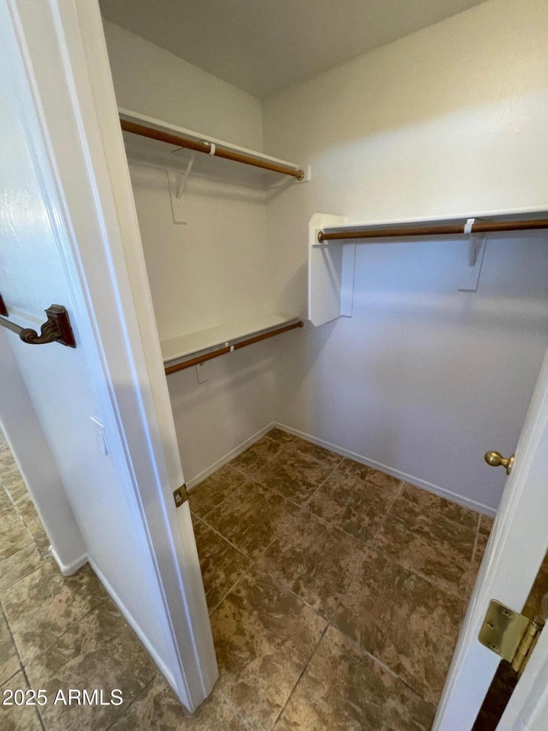 Master Bedroom Walk In Closet
