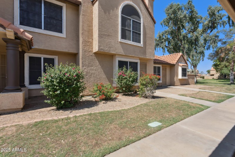 2-web-or-mls-4601-n-102nd-ave-unit-1055