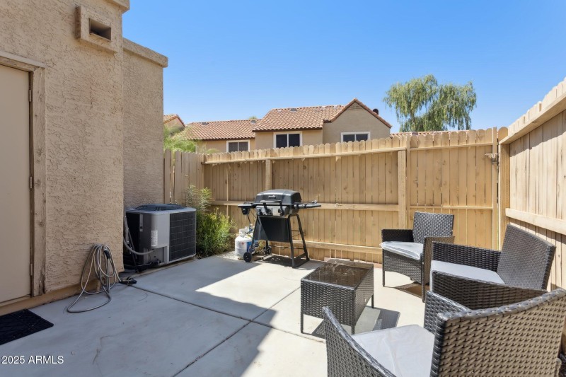 24-web-or-mls-4601-n-102nd-ave-unit-1055