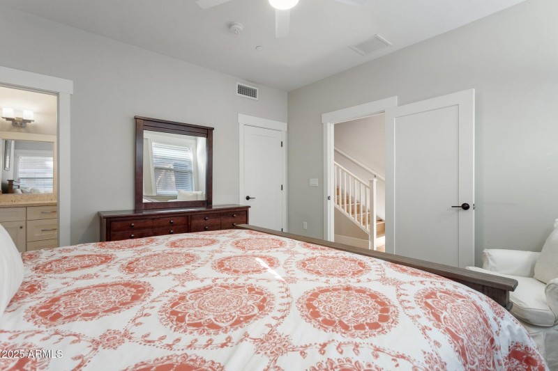 6-web-or-mls-1400-e-bethany-home-rd-22