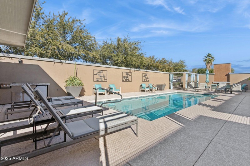 36-web-or-mls-1400-e-bethany-home-rd-22