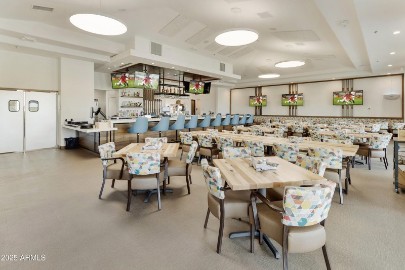 101 1 Grill on the Green (19) Dining