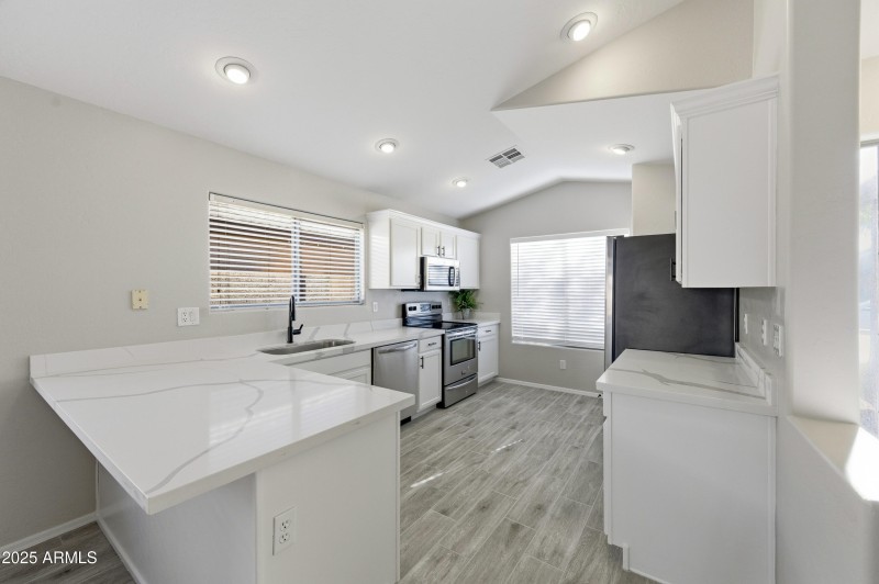 45526 W Windmill Dr-14