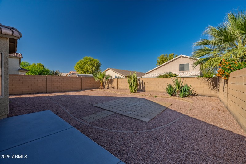 45526 W Windmill Dr-33