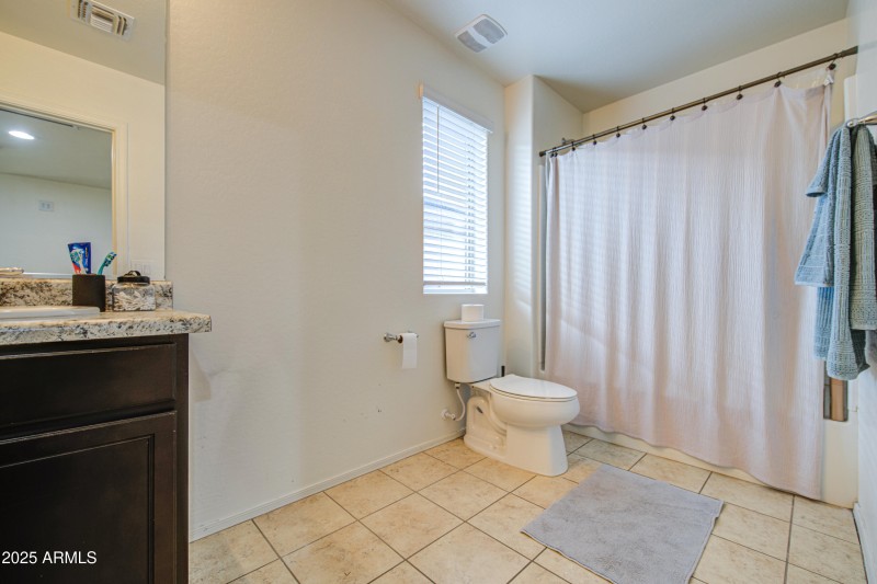 Bathroom 3-pic 2