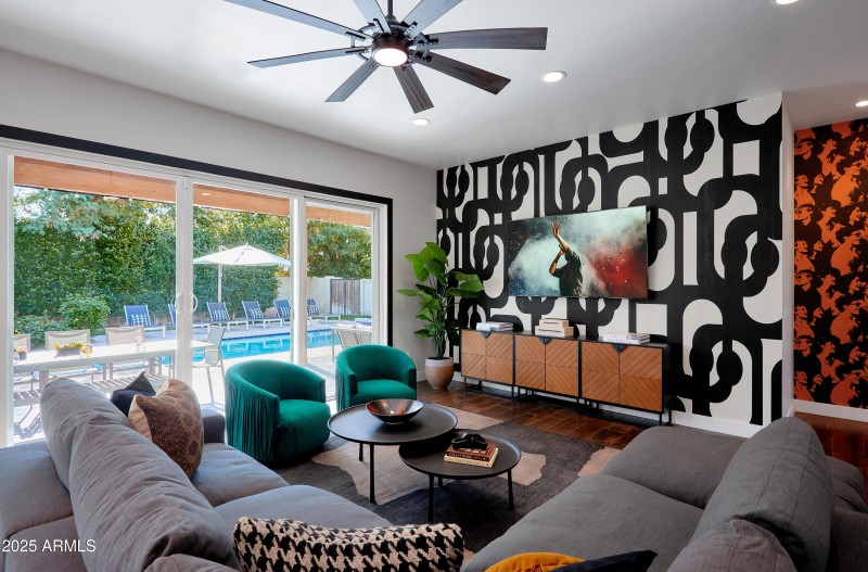 PropertyImageCo_3229ECampbellAve_WEB_11