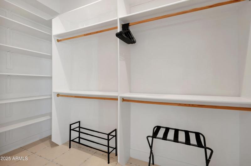 PropertyImageCo_3229ECampbellAve_WEB_37