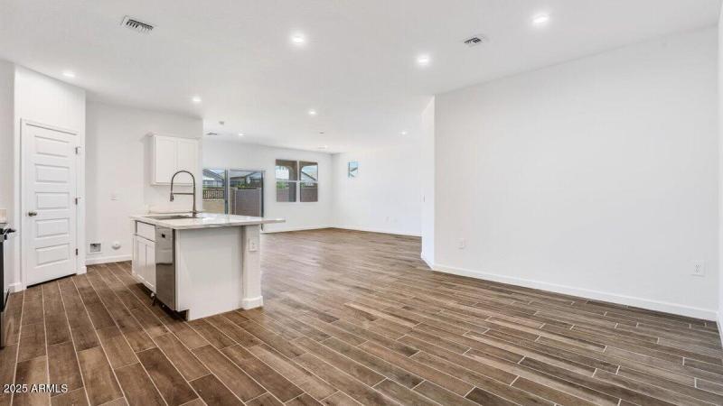 Saguaro kitchen island and dining room