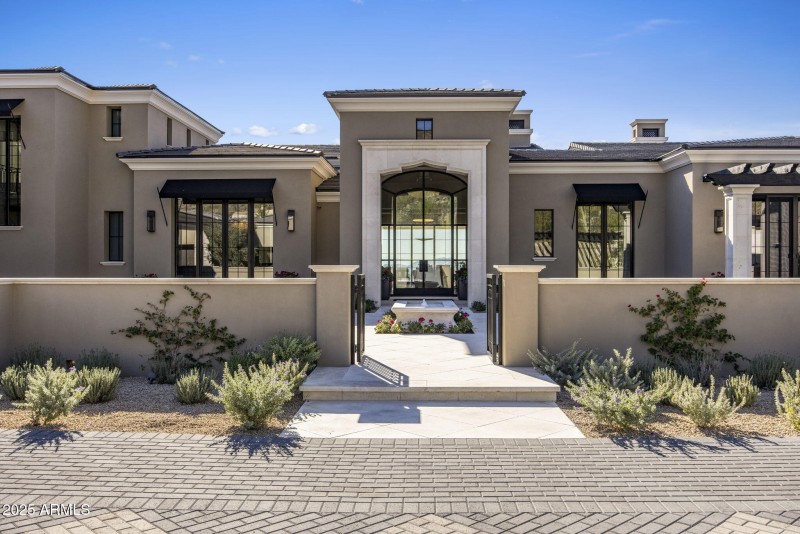 Striking Accents at Front