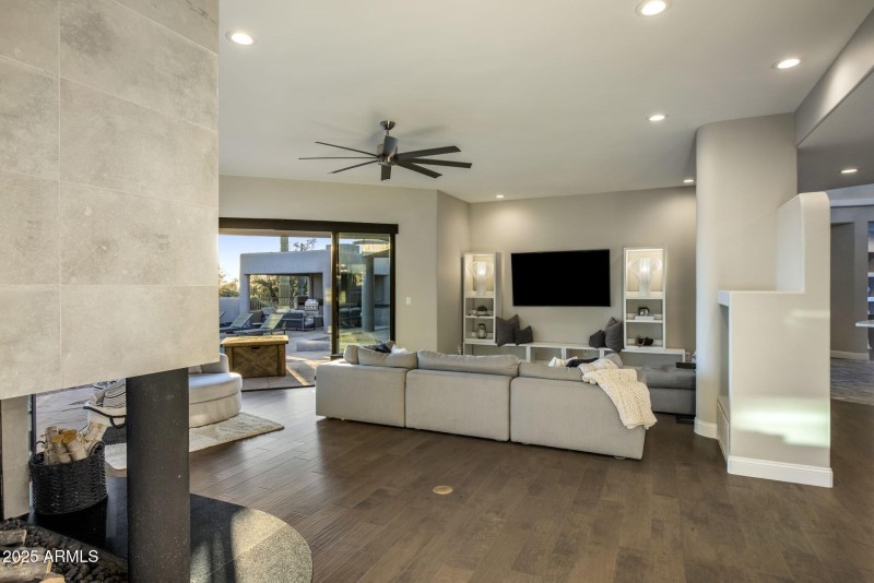 015_Two Way Fireplace to Living