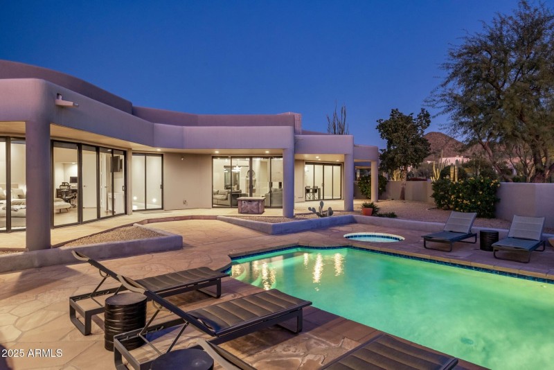 067_Pool to Covered Patio