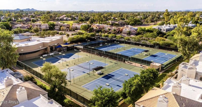 Estate Club Tennis Courts