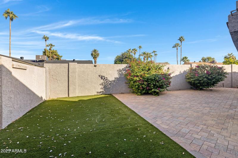 792 W El Monte Pl-29