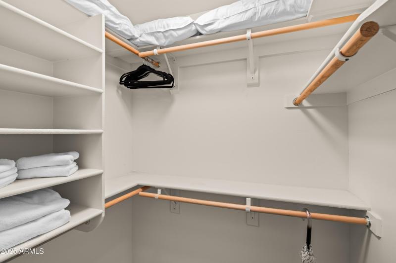 JL_520JordanRd-Unit2-interiors-Bedrooms-