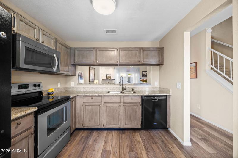 10-web-or-mls-4114-e-union-hills-dr-1213