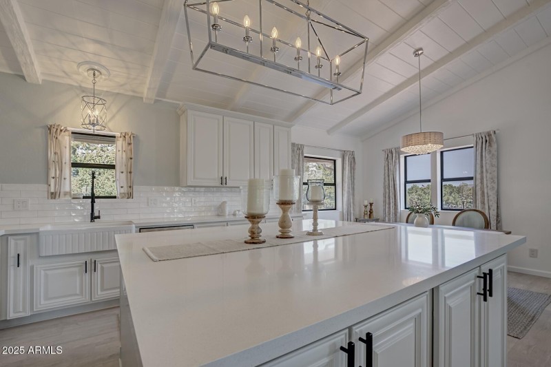 Kitchen - Large Quartz Island