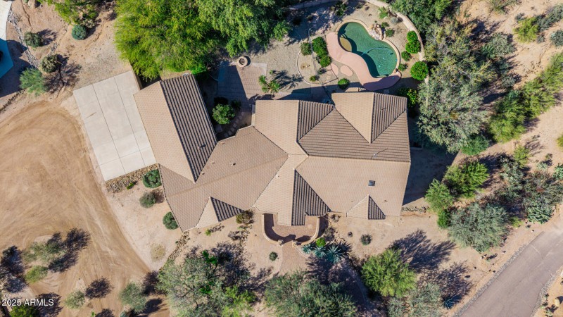 64 - Gloria 14136 Drone