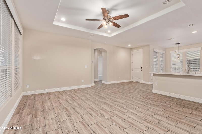 3301 S Goldfield RD 6039