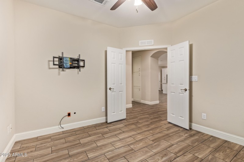 3301 S Goldfield RD 6039