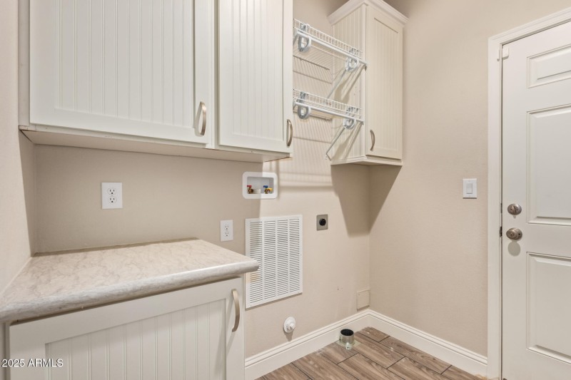 3301 S Goldfield RD 6039