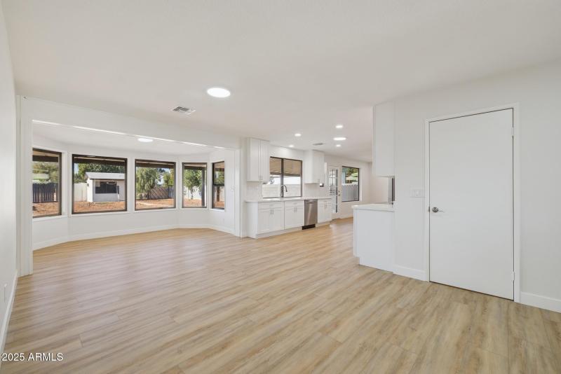 Kitchen / Dining / Breakfast