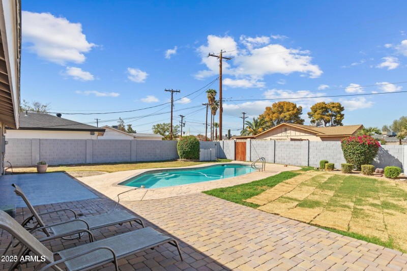 20230901055719069386000000-o