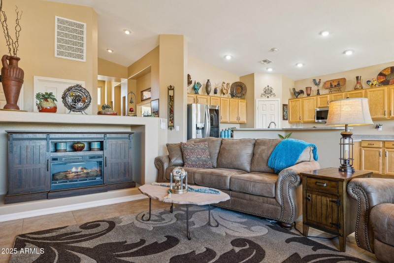 9-web-or-mls-6740-s-fairway-dr