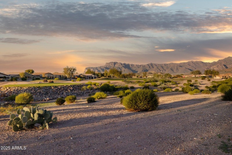 70-web-or-mls-6740-s-fairway-dr